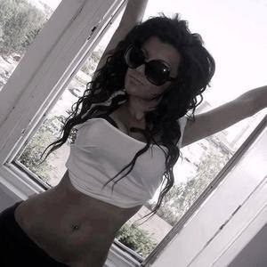 Phoebe, 18 from Ohio | Older Men and Younger Women Dating