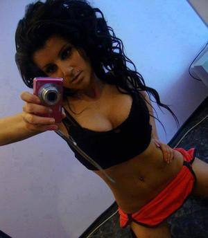 Valeria (18) in California | Casual Dating with Older Men