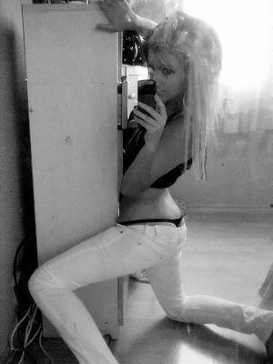 Chat with Sofia (18) in California | Casual Dating Profile