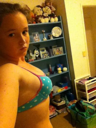 Antonia, 18, Illinois | Nearby Adult Singles