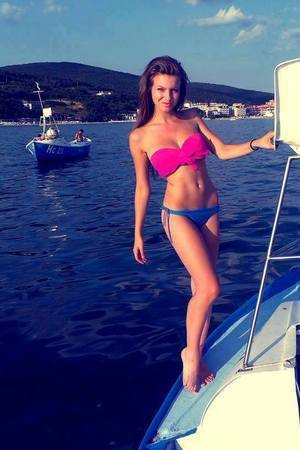 Meet Destinee (29) from Pennsylvania | Local Dating Profile