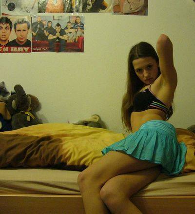 Meet Britney (28) from Minnesota | Local Dating Profile