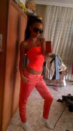 Meet Paula (19) from Alberta | Local Dating Profile