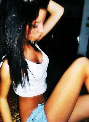 Sydnee (20) in Quebec | Local Adult Woman