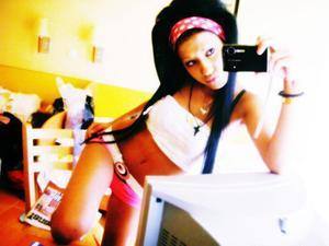 Meet Katie (28) from Missouri | Local Dating Profile