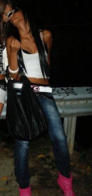 Meet Leticia (22) from Georgia | Local Dating Profile