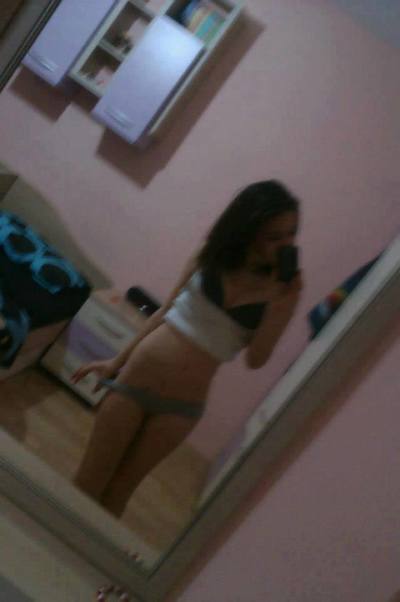 Julia (29) in Virginia | Local Adult Woman