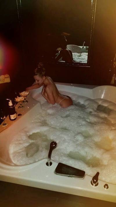 Meet Lynn (19) from Pennsylvania | Local Dating Profile