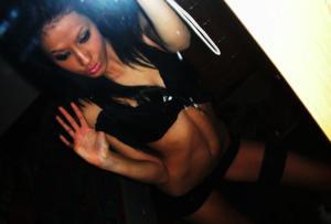 Mahalia from Atomic City, Idaho is looking for adult webcam chat