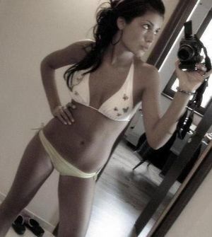 Remedios from Selma, California is looking for adult webcam chat