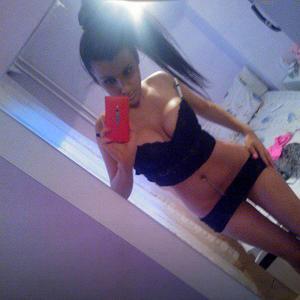 Dominica from Randolph, Utah is looking for adult webcam chat