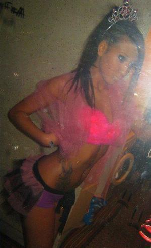 Mariana from Thornebay, Alaska is looking for adult webcam chat