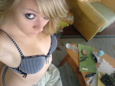 Nobuko from Molalla, Oregon is looking for adult webcam chat