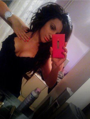 Rossana from  is looking for adult webcam chat