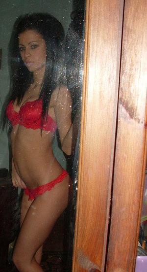 Tama from Cocoa West, Florida is looking for adult webcam chat