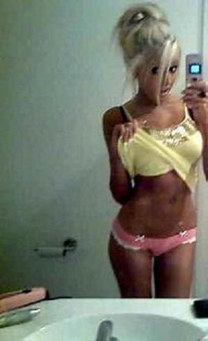 Elicia from Michigan is looking for adult webcam chat