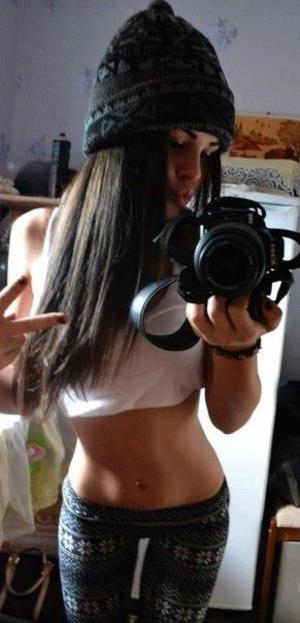 Deedee from Greeleyville, South Carolina is looking for adult webcam chat