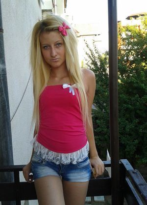 Allena from  is interested in nsa sex with a nice, young man