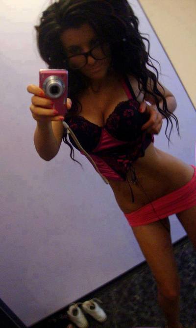 Rachelle from Jeffersonville, Georgia is looking for adult webcam chat