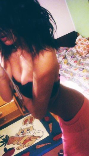 Jacklyn from Melvern, Kansas is looking for adult webcam chat