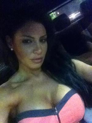 Looking for local cheaters? Take Anneliese from Fort Valley, Arizona home with you