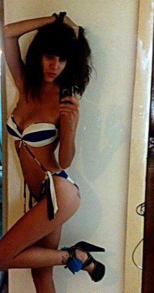 Vicenta from Pardeeville, Wisconsin is looking for adult webcam chat