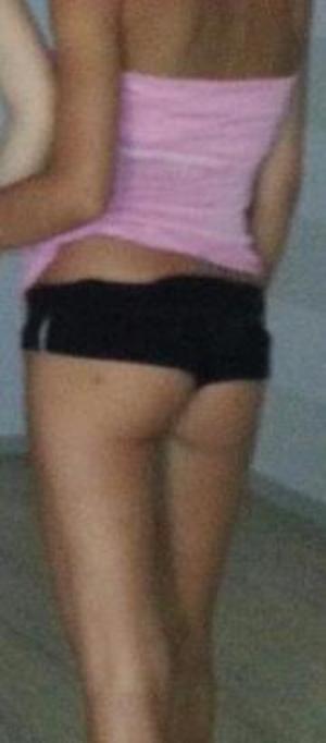 Looking for local cheaters? Take Nelida from Kamuela, Hawaii home with you