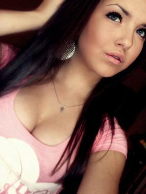 Corazon from Old Fort, North Carolina is looking for adult webcam chat